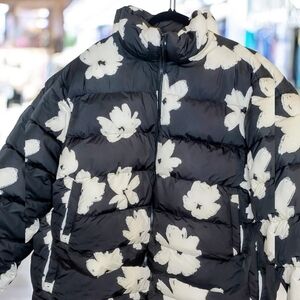 Ava & Viv Wreath Floral Black and White Puffer Jacket XL